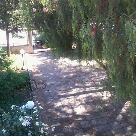 Sperone Hotel Mandra Capreria Kültér fotó